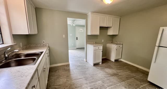 1-bedroom rental at 1218 Nw 23rd St Unit 2 in San Antonio, TX — photo 5