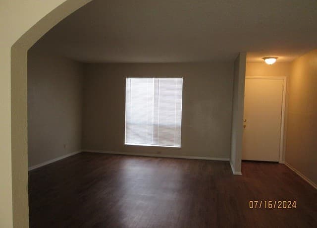 2-bedroom rental at 4431 Myrna Dr in San Antonio, TX — photo 5