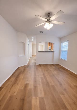4-bedroom rental at 10354 Oakwood Crest in San Antonio TX