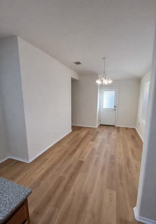 4-bedroom rental at 10354 Oakwood Crest in San Antonio, TX — photo 4