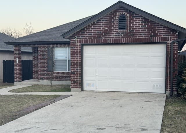 3-bedroom rental at 9967 Alexa in San Antonio, TX — photo 2