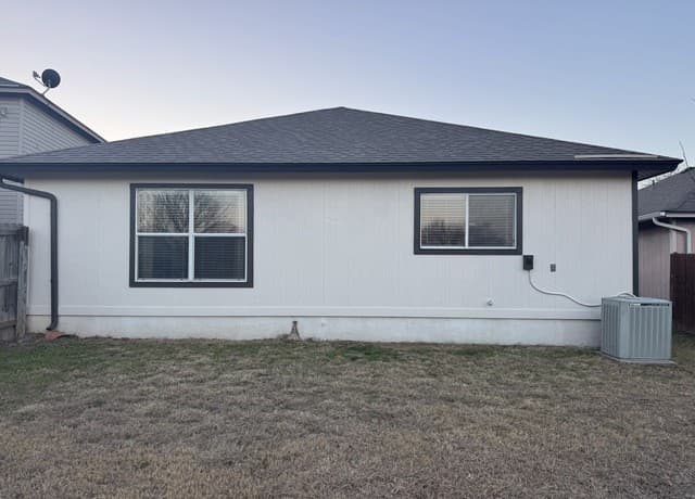 3-bedroom rental at 9967 Alexa in San Antonio, TX — photo 5