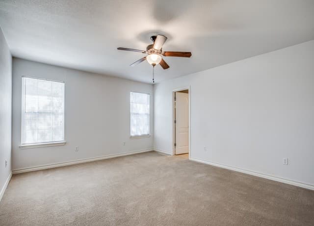 3-bedroom rental at 6102 Still in San Antonio, TX — photo 2