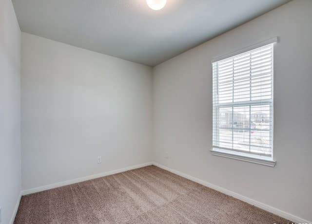 3-bedroom rental at 6528 Chevler Pass in San Antonio, TX — photo 5
