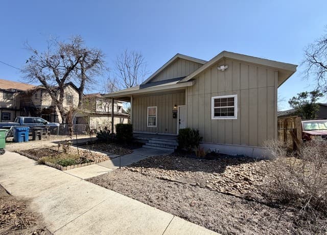 4-bedroom rental at 210 Cadwallader in San Antonio, TX — photo 2