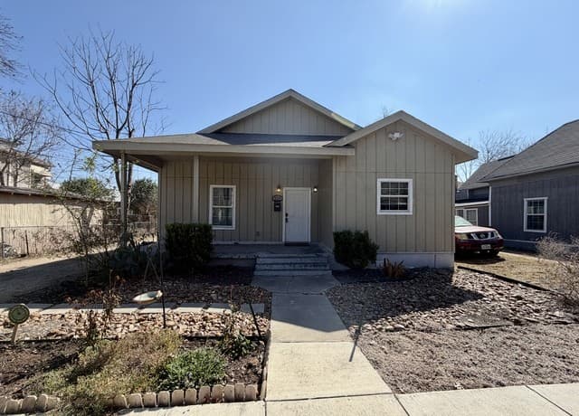 4-bedroom rental at 210 Cadwallader in San Antonio, TX — photo 4