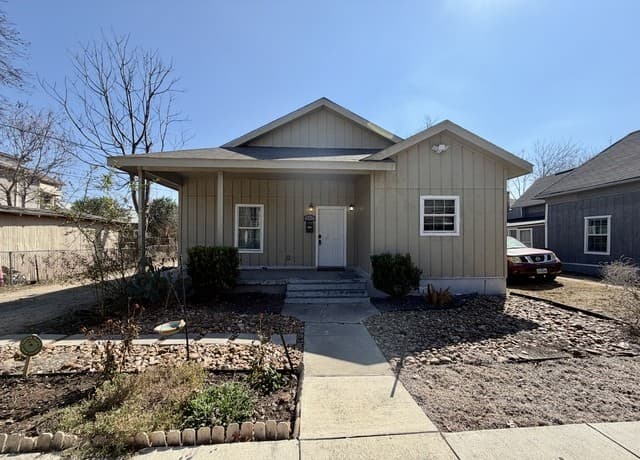 4-bedroom rental at 210 Cadwallader in San Antonio, TX — photo 5