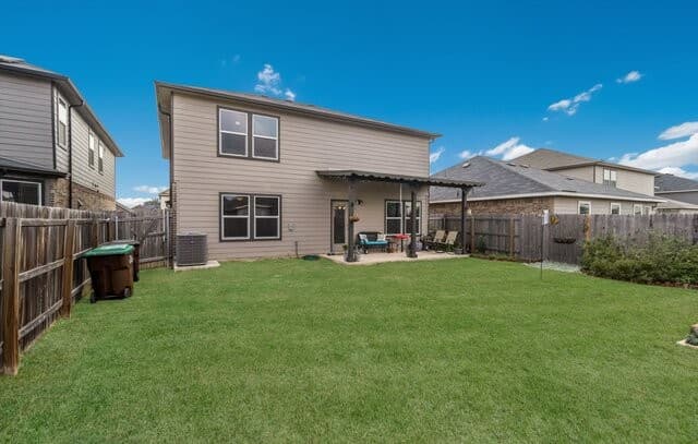 4-bedroom rental at 11315 Edelweiss in San Antonio, TX — photo 4