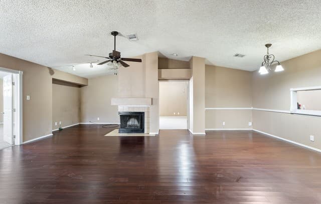 4-bedroom rental at 10315 Country Green in San Antonio, TX — photo 3