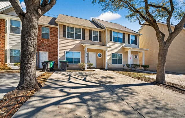 2-bedroom rental at 4161 St Charles Bay in San Antonio, TX — photo 2
