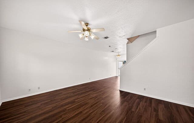 2-bedroom rental at 4161 St Charles Bay in San Antonio, TX — photo 5