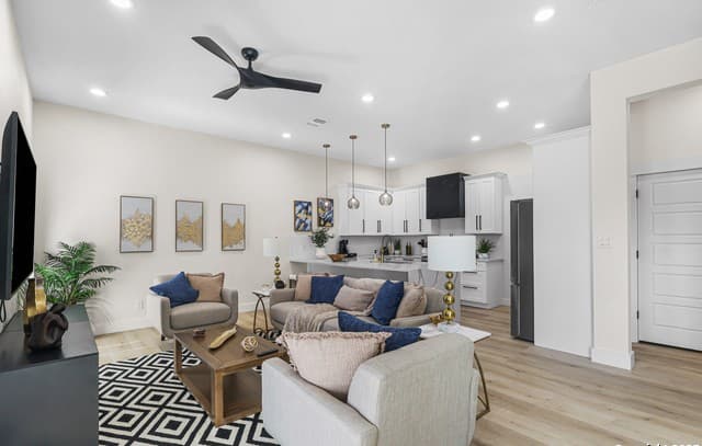 3-bedroom rental at 1021 S Hackberry Unit 202 in San Antonio, TX — photo 3