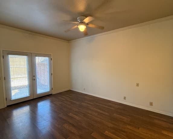 3-bedroom rental at 101 Fenimore Unit 2 in San Antonio, TX — photo 2