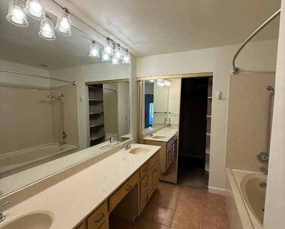 3-bedroom rental at 101 Fenimore Unit 2 in San Antonio, TX — photo 3