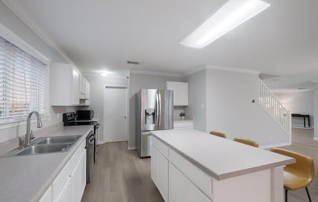 5-bedroom rental at 834 Quitman Oak in San Antonio, TX — photo 4