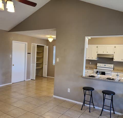 3-bedroom rental at 8803 Wimbledon St in San Antonio, TX — photo 4