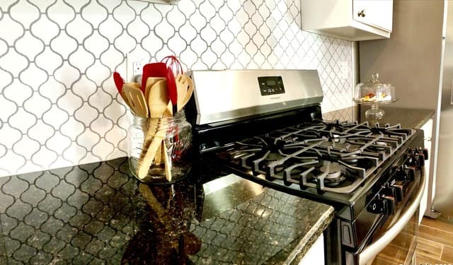 3-bedroom rental at 6027 Stillwater in San Antonio, TX — photo 4