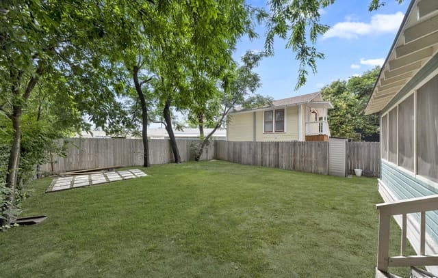 2-bedroom rental at 210 Sadie in San Antonio, TX — photo 2