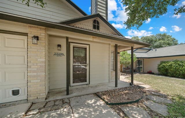 3-bedroom rental at 12106 Ridge Ct in San Antonio, TX — photo 3