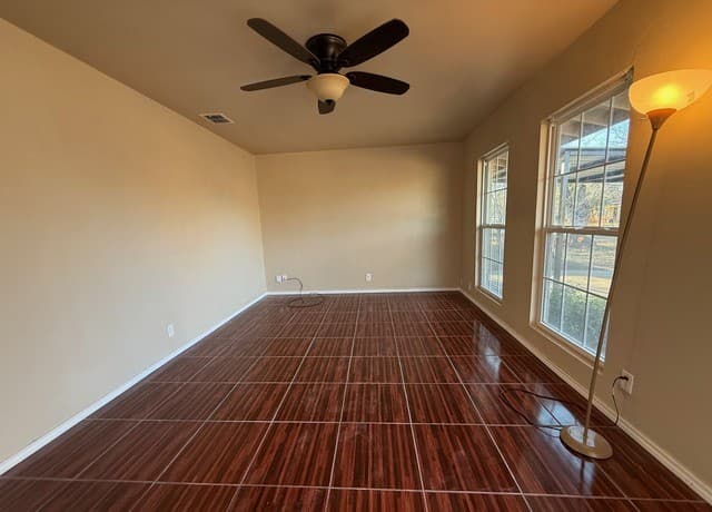4-bedroom rental at 3730 La Sabre in San Antonio, TX — photo 2