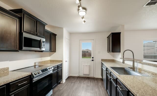 3-bedroom rental at 7322 Bowdre in San Antonio, TX — photo 4