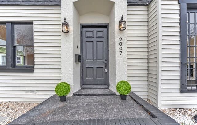 4-bedroom rental at 2007 W Magnolia Ave in San Antonio, TX — photo 3
