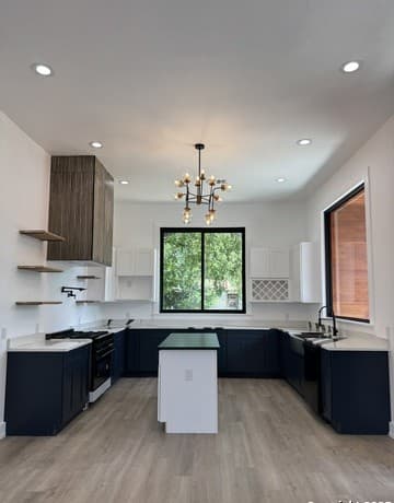 3-bedroom rental at 105 Forrest in San Antonio, TX — photo 3