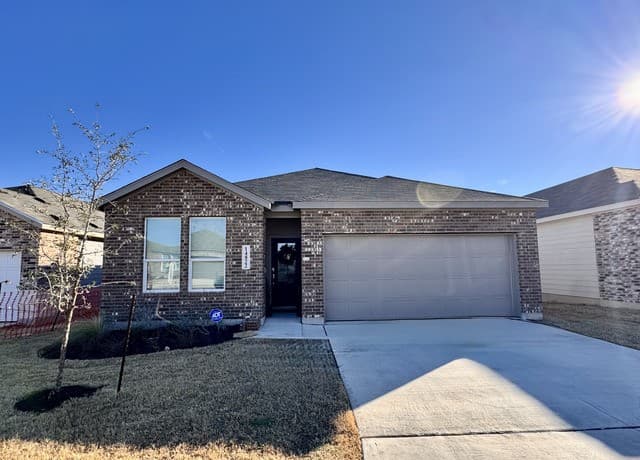 4-bedroom rental at 14822 Taradeau in San Antonio, TX — photo 3