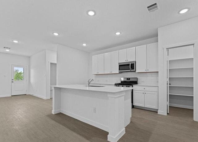 4-bedroom rental at 14822 Taradeau in San Antonio, TX — photo 5