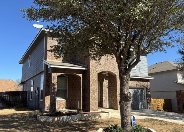 3-bedroom rental at 11639 Valley in San Antonio, TX — photo 3