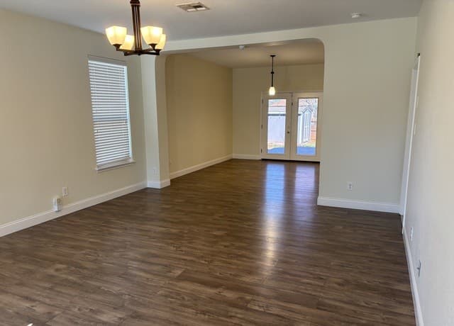 3-bedroom rental at 11639 Valley in San Antonio, TX — photo 4