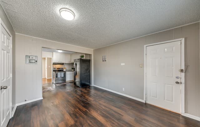 3-bedroom rental at 2307 Basse in San Antonio, TX — photo 5