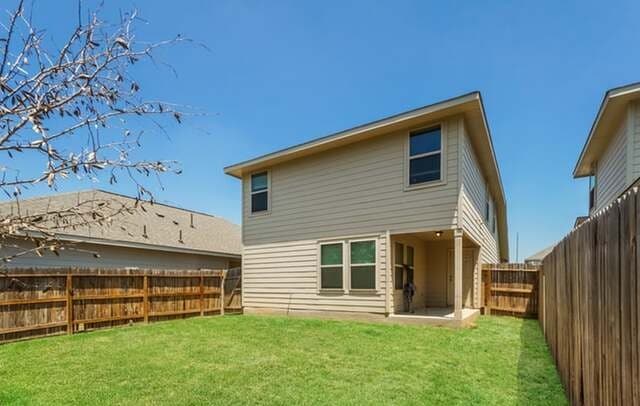 3-bedroom rental at 10447 Clearwater Way in San Antonio, TX — photo 2