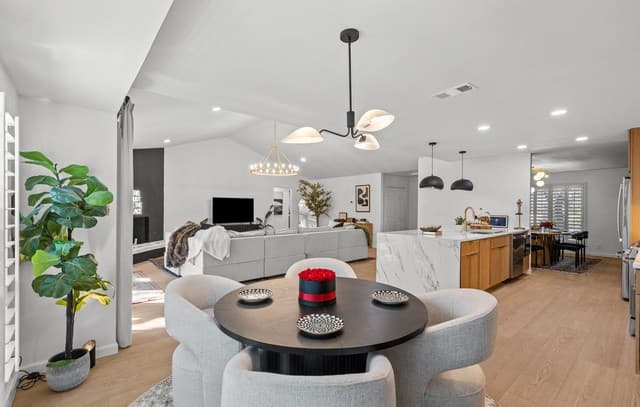 4-bedroom rental at 15114 Oakmere in San Antonio, TX — photo 2