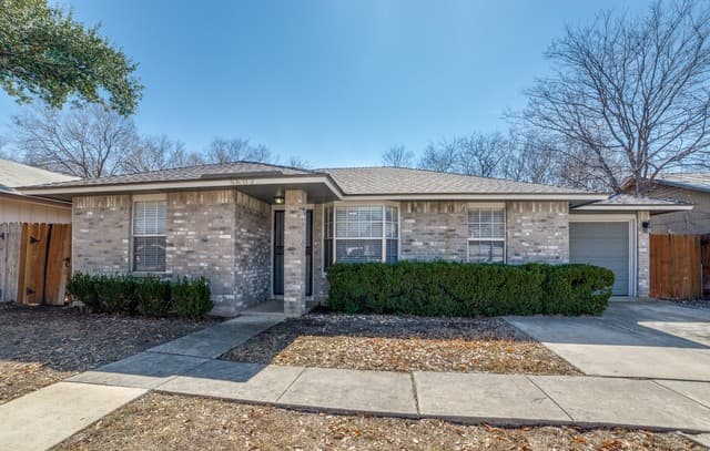 3-bedroom rental at 5602 Ivanhoe in San Antonio, TX — photo 2