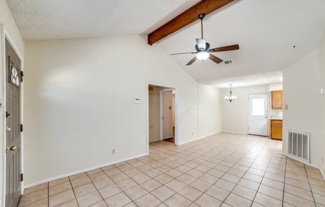 3-bedroom rental at 5602 Ivanhoe in San Antonio, TX — photo 5