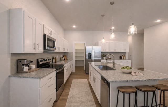 2-bedroom rental at 330 E Carson Unit 1101 in San Antonio, TX — photo 5