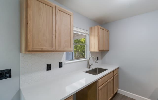 3-bedroom rental at 5846 Castle in San Antonio, TX — photo 4