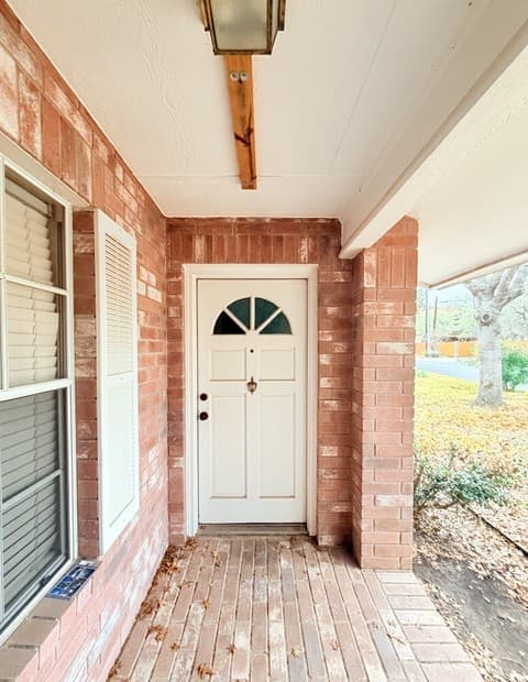 3-bedroom rental at 15022 Polynesian in San Antonio, TX — photo 4