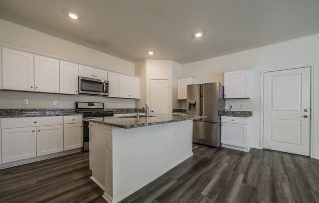 5-bedroom rental at 5203 Winding Stream in St Hedwig TX