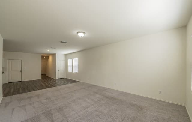 5-bedroom rental at 5203 Winding Stream in St Hedwig, TX — photo 5