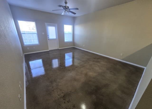 3-bedroom rental at 10618 Mathom in Universal City, TX — photo 5