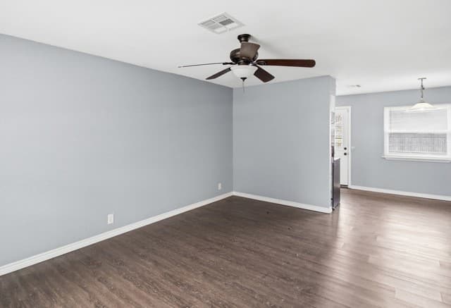 4-bedroom rental at 309 Jeanette Dr in Converse, TX — photo 3