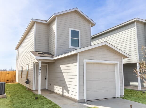 3-bedroom rental at 12034 La cuchilla in San Antonio, TX — photo 2
