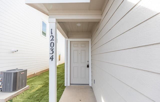 3-bedroom rental at 12034 La cuchilla in San Antonio, TX — photo 3