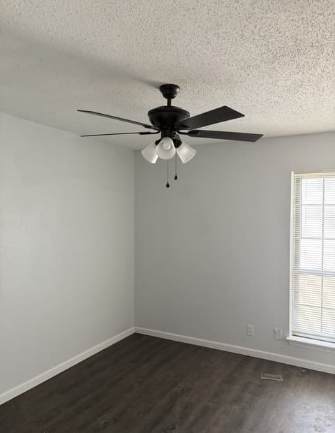 4-bedroom rental at 3602 Bremen Ave in San Antonio, TX — photo 4