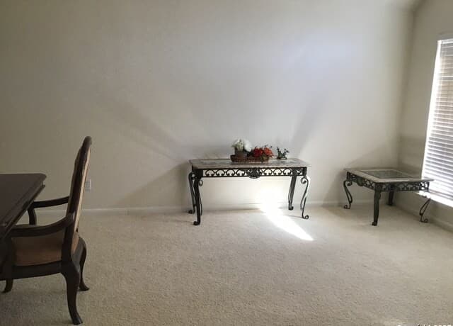 5-bedroom rental at 9615 Rocksprings in San Antonio, TX — photo 2