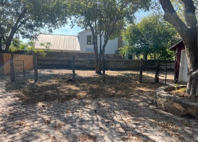 3-bedroom rental at 402 Herff in Boerne, TX — photo 3