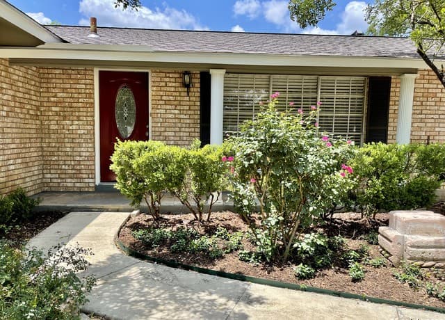 3-bedroom rental at 2612 Worldland Dr in San Antonio, TX — photo 2