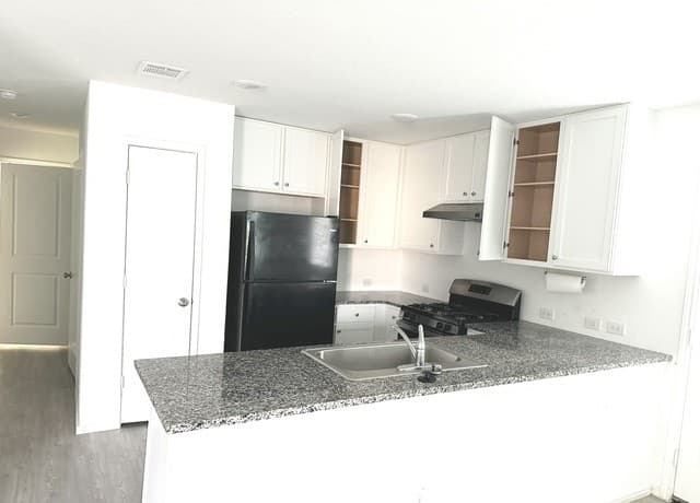 3-bedroom rental at 2819 Gustavo Dr in Converse, TX — photo 4